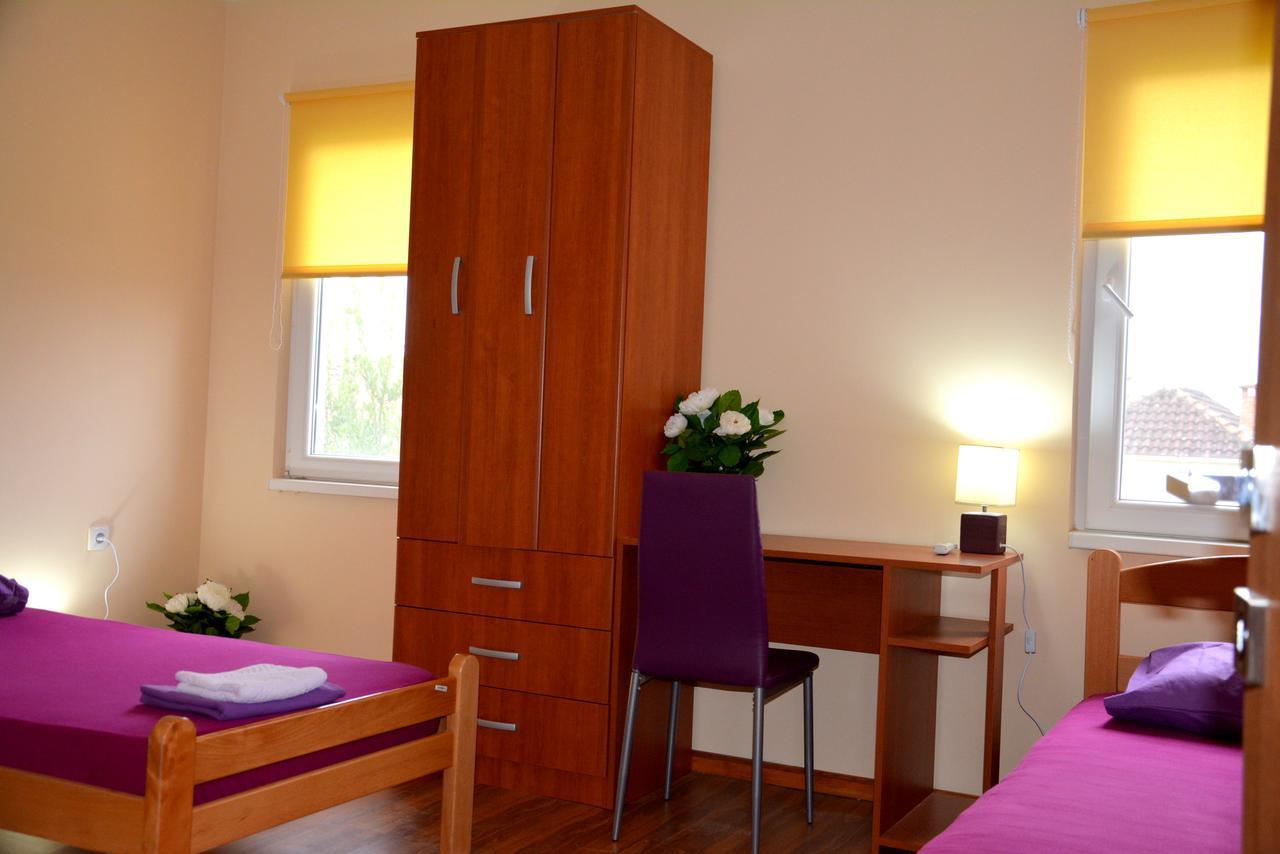 Montenegro Hostel B&B Подгориця Екстер'єр фото