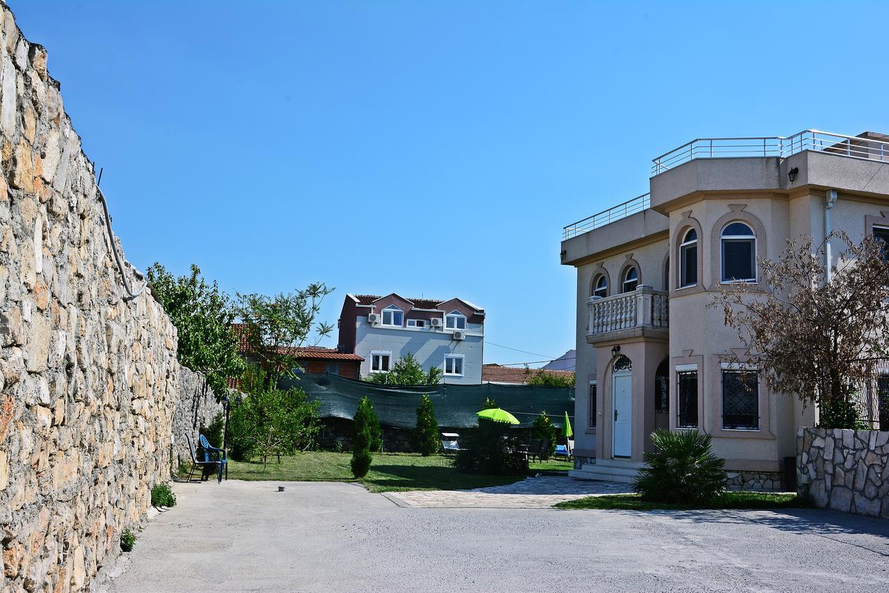 Montenegro Hostel B&B Подгориця Екстер'єр фото