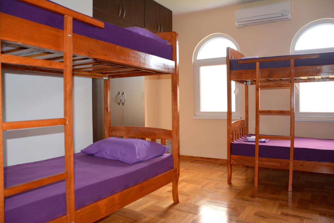 Montenegro Hostel B&B Подгориця Екстер'єр фото